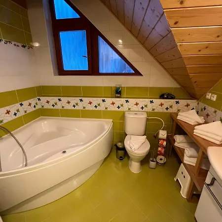 Marina A Matej Kubinska Hola *