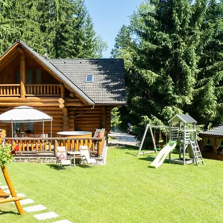 Marina A Matej Kubinska Hola Casa vacanze