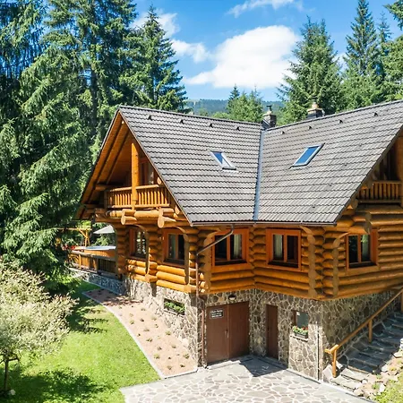 Marina A Matej Kubinska Hola *