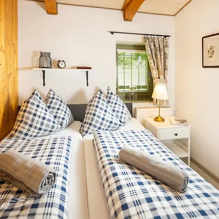 Marina A Matej Kubinska Hola