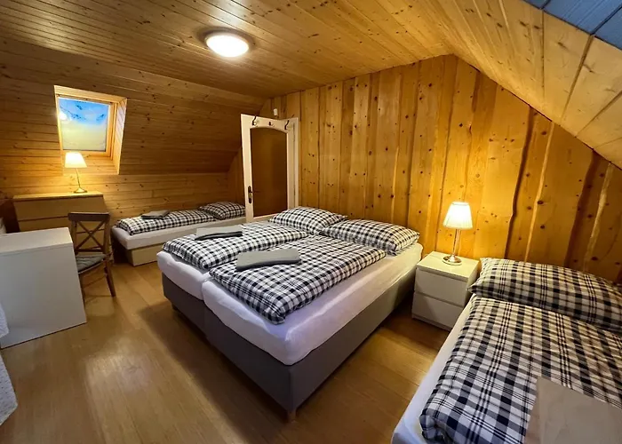 Marina A Matej Kubinska Hola 돌니 쿠빈