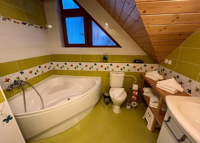 Marina A Matej Kubinska Hola *