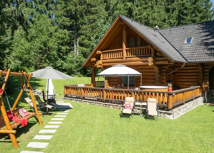 Marina A Matej Kubinska Hola *