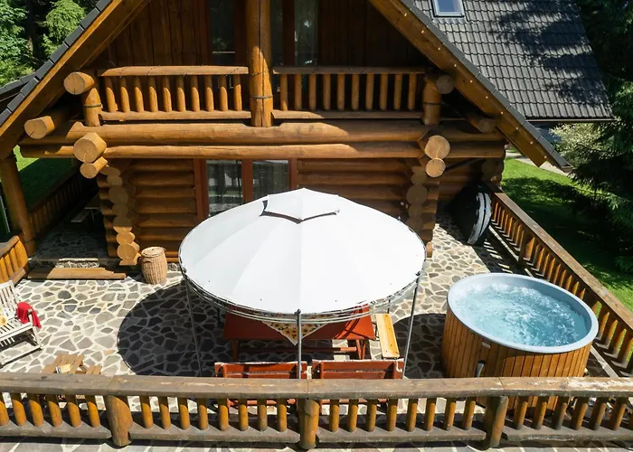 Marina A Matej Kubinska Hola 펜션 *