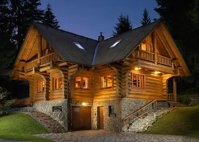 Marina A Matej Kubinska Hola 펜션 *