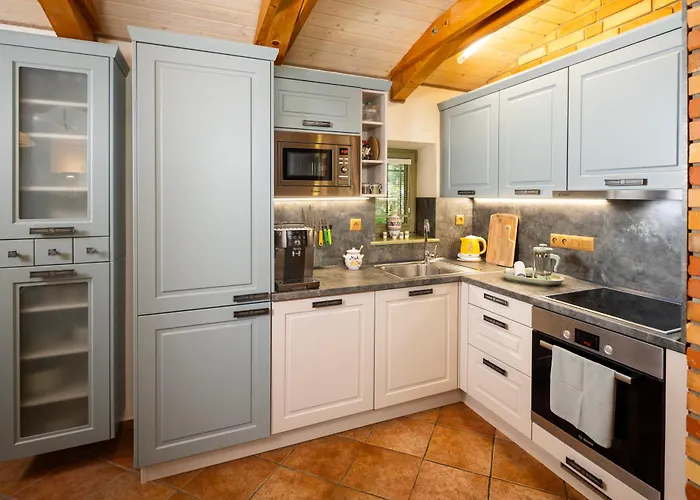 Marina A Matej Kubinska Hola * 돌니 쿠빈